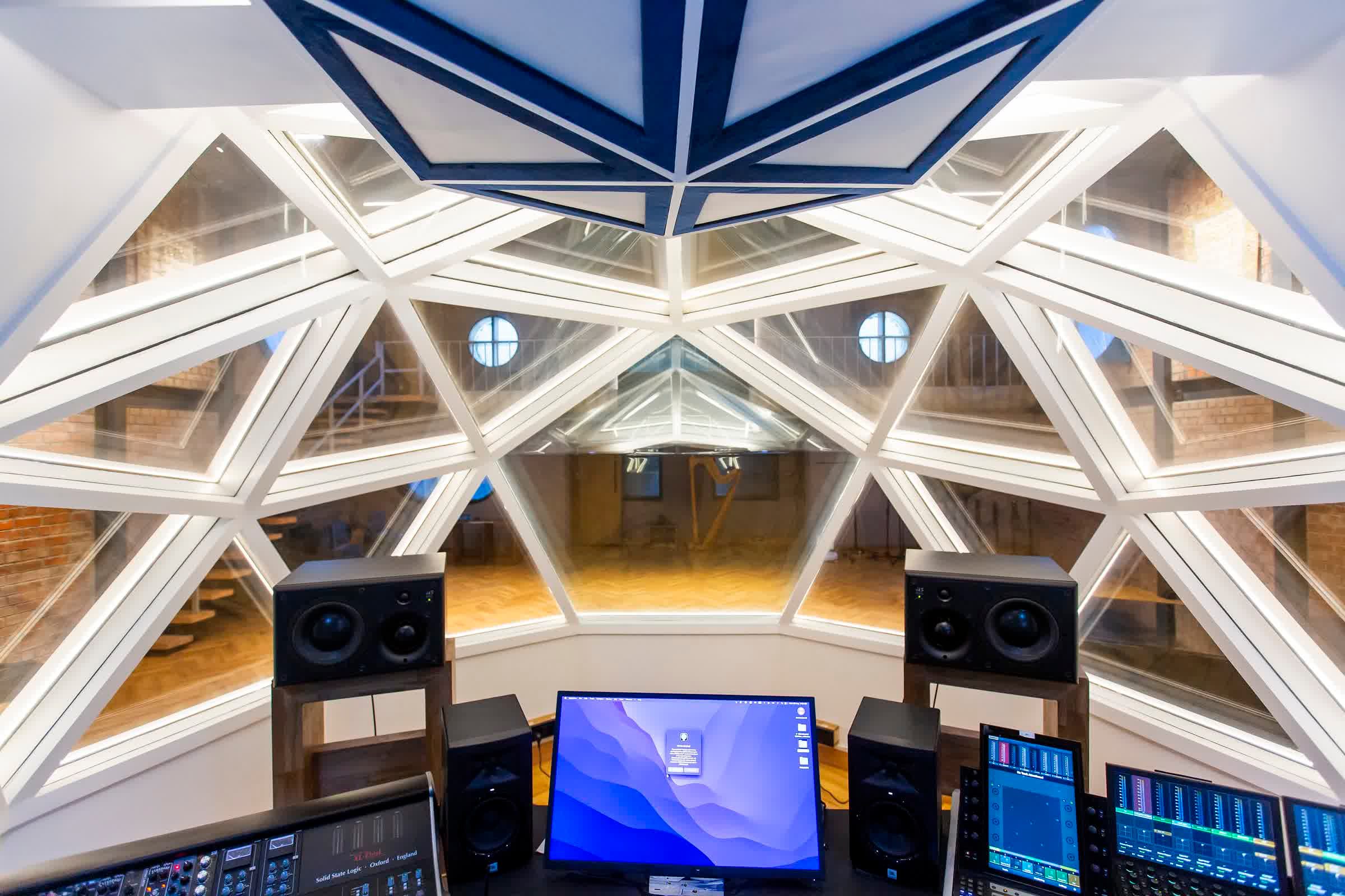 Cafe Musica Studio - Image 13