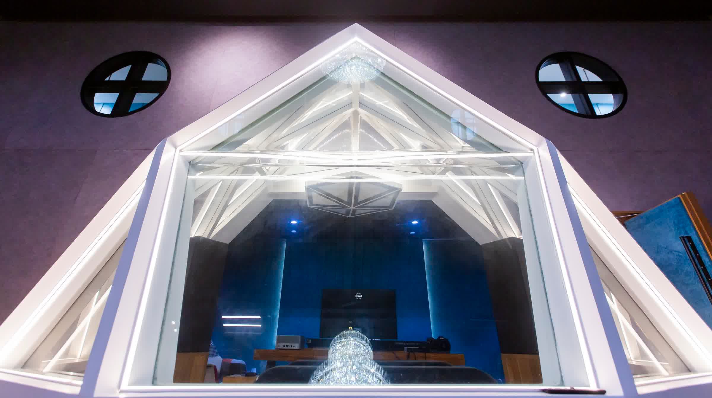 Cafe Musica Studio - Image 16