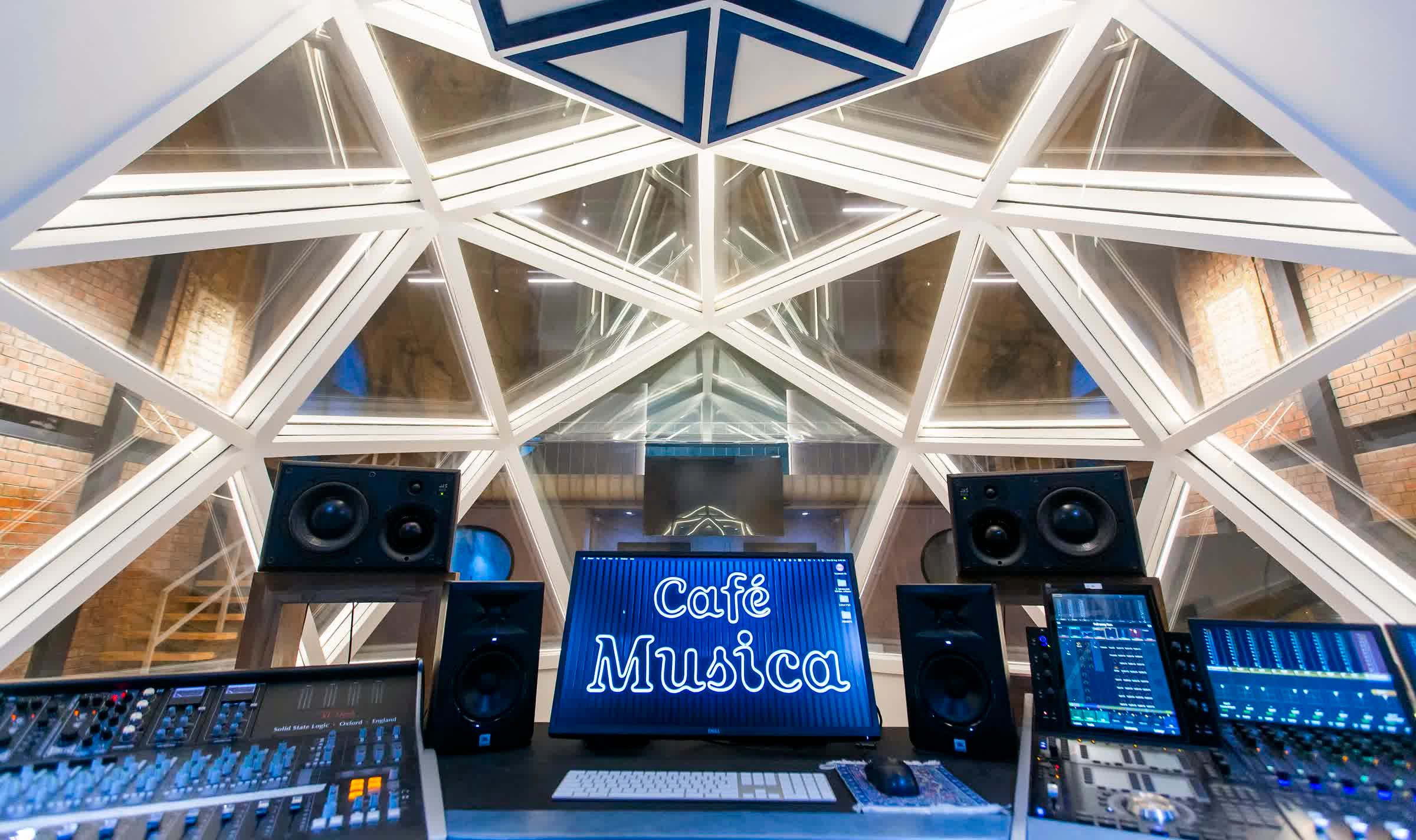 Cafe Musica Studio - Image 45