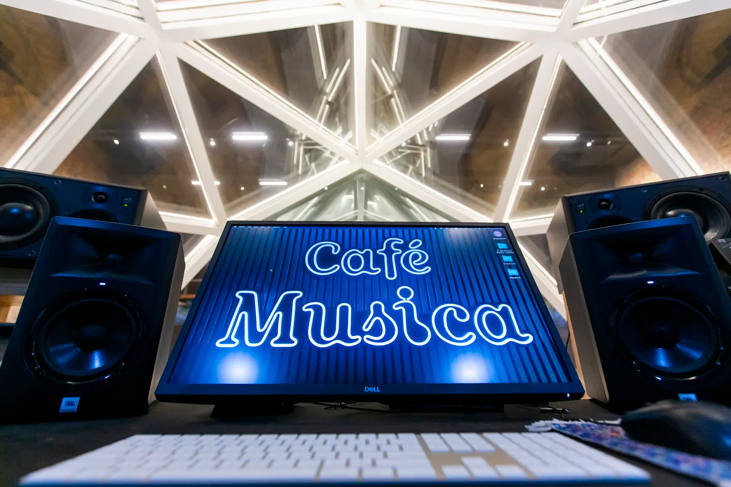 Cafe Musica Studio - Image 56