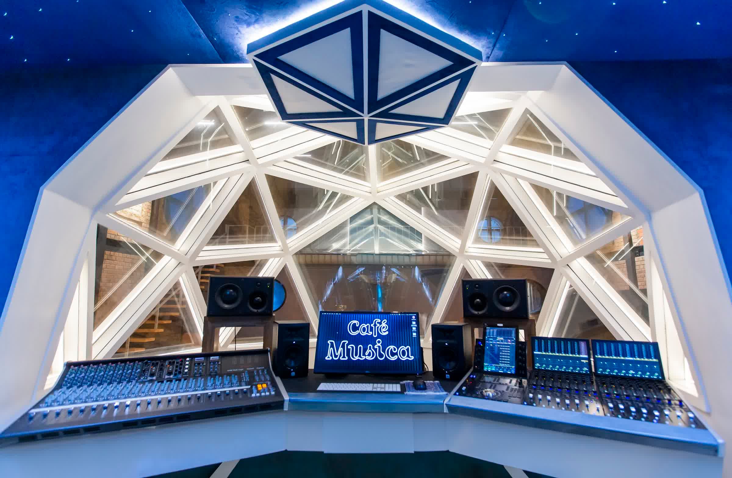 Cafe Musica Studio - Image 58